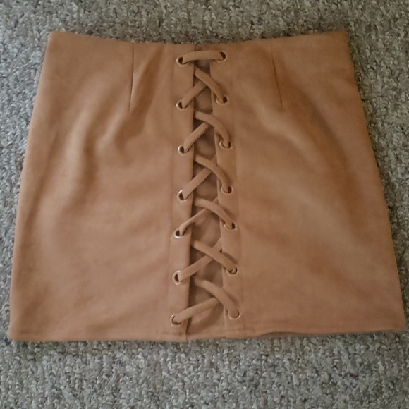 Faux suede brown skirt - Picture 2 of 4